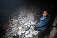 Miércoles 27 de junio del 2012. Pueblo Nuevo Solistahuacan, Chiapas.Habitantes de comunidad Rincón Chamula protagonizaron la víspera de este día un enfrentamiento dejando como saldo 6 casa 7 8 vehículos incendiados; provocados por un accidente entre una c