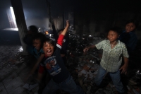 Miércoles 27 de junio del 2012. Pueblo Nuevo Solistahuacan, Chiapas.Habitantes de comunidad Rincón Chamula protagonizaron la víspera de este día un enfrentamiento dejando como saldo 6 casa 7 8 vehículos incendiados; provocados por un accidente entre una c Miércoles 27 de junio del 2012. Pueblo Nuevo Solistahuacan, Chiapas.Habitantes de comunidad Rincón Chamula protagonizaron la víspera de este día un enfrentamiento dejando como saldo 6 casa 7 8 vehículos incendiados; provocados por un accidente entre una c