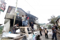 Miércoles 27 de junio del 2012. Pueblo Nuevo Solistahuacan, Chiapas.Habitantes de comunidad Rincón Chamula protagonizaron la víspera de este día un enfrentamiento dejando como saldo 6 casa 7 8 vehículos incendiados; provocados por un accidente entre una c