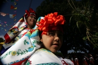 Miércoles 2 de febrero. Las celebraciones del día de la Virgen de Candelaria se celebran con danzas tradicionales donde los pertenecientes a la Cofradía de la Etnia Zoque presentan las danzas de la Casita y la Robadera en el atrio de la iglesia de este lu