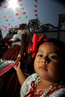 Miércoles 2 de febrero. Las celebraciones del día de la Virgen de Candelaria se celebran con danzas tradicionales donde los pertenecientes a la Cofradía de la Etnia Zoque presentan las danzas de la Casita y la Robadera en el atrio de la iglesia de este lu