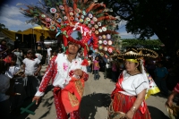 Miércoles 2 de febrero. Las celebraciones del día de la Virgen de Candelaria se celebran con danzas tradicionales donde los pertenecientes a la Cofradía de la Etnia Zoque presentan las danzas de la Casita y la Robadera en el atrio de la iglesia de este lu