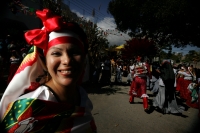Miércoles 2 de febrero. Las celebraciones del día de la Virgen de Candelaria se celebran con danzas tradicionales donde los pertenecientes a la Cofradía de la Etnia Zoque presentan las danzas de la Casita y la Robadera en el atrio de la iglesia de este lu