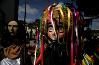 Miércoles 2 de febrero. Las celebraciones del día de la Virgen de Candelaria se celebran con danzas tradicionales donde los pertenecientes a la Cofradía de la Etnia Zoque presentan las danzas de la Casita y la Robadera en el atrio de la iglesia de este lu