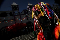 Miércoles 2 de febrero. Las celebraciones del día de la Virgen de Candelaria se celebran con danzas tradicionales donde los pertenecientes a la Cofradía de la Etnia Zoque presentan las danzas de la Casita y la Robadera en el atrio de la iglesia de este lu