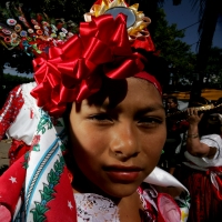 Miércoles 2 de febrero. Las celebraciones del dÃa de la Virgen de Candelaria se celebran con danzas tradicionales donde los pertenecientes a la CofradÃa de la Etnia Zoque presentan las danzas de la Casita y la Robadera en el atrio de la iglesia de este lu Miércoles 2 de febrero. Las celebraciones del dÃa de la Virgen de Candelaria se celebran con danzas tradicionales donde los pertenecientes a la CofradÃa de la Etnia Zoque presentan las danzas de la Casita y la Robadera en el atrio de la iglesia de este lu