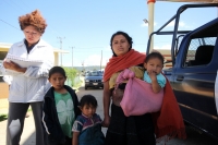 Viernes 26 de julio del 2013. San Juan Chamula. Andrea Díaz, indígena tsotsil del Paraje El Romerillo espera noticias de su hijo Feliciano Díaz Díaz, el niño vendedor que fuera agredido en días pasados en la ciudad de Villahermosa por un empleado de esta 