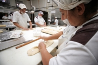Martes 4 de enero. Las panaderías de la ciudad de Tuxtla Gutiérrez presentan las roscas del día de reyes en expendios del centro de la ciudad, esto previo al día 6 de enero.