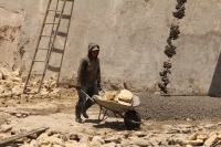 Martes 31 de julio del 2012. Tuxtla Gutiérrez, Chiapas. Trabajadores de las compañias contratadas por el ayuntamiento tuxtleco continuan trabajando en las obras del Sabinal mientras que los colonos de la 4ª norte continuan esperando la conclusión de la ob