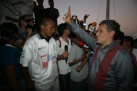 Juan Sabines Guerrero , llega a Arriaga donde acompaña en la salida de la caravana “paso a paso por la paz” donde más de 100 centroamericanos recorren Chiapas hacia la ciudad de Chahuites, Oaxaca donde realizaran un evento por los derechos de los migrante Juan Sabines Guerrero , llega a Arriaga donde acompaña en la salida de la caravana “paso a paso por la paz” donde más de 100 centroamericanos recorren Chiapas hacia la ciudad de Chahuites, Oaxaca donde realizaran un evento por los derechos de los migrante