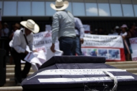 20230330.Tuxtla. Habitantes del ejido Satillo de Margaritas protestan en la PJG-Chis por la muerte de dos de sus lideres.
