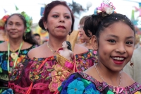 Domingo 14 de enero del 2018. Chiapa de Corzo. Saludos al Santo. Las Chiapanecas vestidas con su traje tradicional adornado con flores bordadas recorren las calles en una procesión para saludar al San Sebastián durante los primeros dí­as de la Fiesta de