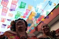 Domingo 14 de enero del 2018. Chiapa de Corzo. Saludos al Santo. Las Chiapanecas vestidas con su traje tradicional adornado con flores bordadas recorren las calles en una procesión para saludar al San Sebastián durante los primeros dí­as de la Fiesta de