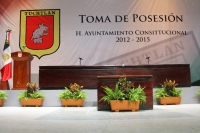 Domingo 30 de septiembre el 2012. Tuxtla Gutiérrez, Chiapas. El error de ortografía en la leyenda que adorna la toma de protesta de la nueva administración municipal, marca el inicio de Samuel Toledo como alcalde de Tuxtla Gutiérrez.