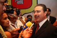 Domingo 30 de septiembre el 2012. Tuxtla Gutiérrez, Chiapas. El error de ortografÃa en la leyenda que adorna la toma de protesta de la nueva administración municipal, marca el inicio de Samuel Toledo como alcalde de Tuxtla Gutiérrez. Domingo 30 de septiembre el 2012. Tuxtla Gutiérrez, Chiapas. El error de ortografÃa en la leyenda que adorna la toma de protesta de la nueva administración municipal, marca el inicio de Samuel Toledo como alcalde de Tuxtla Gutiérrez.