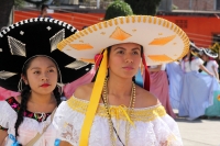 Miércoles 1 de febrero del 2017. San Fernando, Chiapas. La danza de Las Candelarias. Las mujeres y jóvenes de la comunidad visten el traje tradicional Zoque acompañado de un sombrero charro para bailar en las fiestas patronales de la virgen de la Candelar