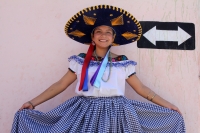 Miércoles 1 de febrero del 2017. San Fernando, Chiapas. La danza de Las Candelarias. Las mujeres y jóvenes de la comunidad visten el traje tradicional Zoque acompañado de un sombrero charro para bailar en las fiestas patronales de la virgen de la Candelar