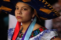 Miércoles 1 de febrero del 2017. San Fernando, Chiapas. La danza de Las Candelarias. Las mujeres y jóvenes de la comunidad visten el traje tradicional Zoque acompañado de un sombrero charro para bailar en las fiestas patronales de la virgen de la Candelar