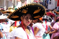 Miércoles 1 de febrero del 2017. San Fernando, Chiapas. La danza de Las Candelarias. Las mujeres y jóvenes de la comunidad visten el traje tradicional Zoque acompañado de un sombrero charro para bailar en las fiestas patronales de la virgen de la Candelar