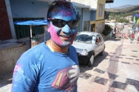 Lunes 7 de marzo. Los Danzantes del Carnaval Zoque en la comunidad San Fernando interpretan la lucha entre los personajes conocidos como El Monito y El Tigre. Esta localidad se ubica a 20 minutos sobre la carretera de Tuxtla Gutiérrez hacia la zona  de Lo