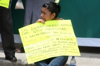 Lunes 30 de junio del 2014. Tuxtla Gutiérrez. Campesinos de San Fernando se plantan en las entradas del edificio de la administración estatal para protestan en contra del ayuntamiento de esta localidad de Chiapas. Lunes 30 de junio del 2014. Tuxtla Gutiérrez. Campesinos de San Fernando se plantan en las entradas del edificio de la administración estatal para protestan en contra del ayuntamiento de esta localidad de Chiapas.