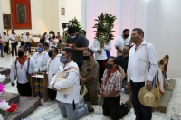20210425. Tuxtla G. Las familias dela comunidad Zoque realizan las ofrendas en honor a San Marcos, patrono de la capital del estado de Chiapas