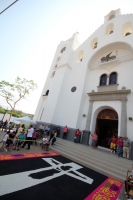 Viernes 25 de abril del 2014. Tuxtla Gutiérrez. La Flor de Mayo es la protagonista de las festividades patronales de San Marcos en la capital del estado de Chiapas, donde La Ensarta y la procesión a la usanza de los indígenas Zoques lleva a punto culminan