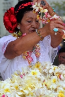 Viernes 25 de abril del 2014. Tuxtla Gutiérrez. La Flor de Mayo es la protagonista de las festividades patronales de San Marcos en la capital del estado de Chiapas, donde La Ensarta y la procesión a la usanza de los indígenas Zoques lleva a punto culminan