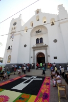 Viernes 25 de abril del 2014. Tuxtla Gutiérrez. La Flor de Mayo es la protagonista de las festividades patronales de San Marcos en la capital del estado de Chiapas, donde La Ensarta y la procesión a la usanza de los indígenas Zoques lleva a punto culminan