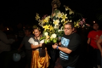 Jueves 16 de agosto del 2012. Tuxtla Gutiérrez, Chiapas. Esta madrugada los habitantes del Barrio de San Roque realizan el recorrido de las imágenes religiosas por las calles y avenidas de esta ciudad como parte de las actividades tradicionales de esta ve