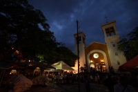 Jueves 16 de agosto del 2012. Tuxtla Gutiérrez, Chiapas. Esta madrugada los habitantes del Barrio de San Roque realizan el recorrido de las imágenes religiosas por las calles y avenidas de esta ciudad como parte de las actividades tradicionales de esta ve