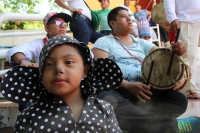 Miércoles 16 de agosto del 2017. Tuxtla Gutiérrez. Los grupos de danzantes tradicionales de la comunidad Zoque celebran los festejos del Santo Patrono del Barrio de San Roque bailando con la música del carrizo y tambor recorriendo las calles de la ciudad 