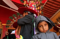 Miércoles 16 de agosto del 2017. Tuxtla Gutiérrez. Los grupos de danzantes tradicionales de la comunidad Zoque celebran los festejos del Santo Patrono del Barrio de San Roque bailando con la música del carrizo y tambor recorriendo las calles de la ciudad 
