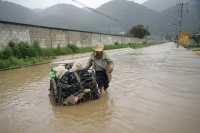 Habitantes de la colonial ciudad de San Cristóbal de las Casas sufren inundaciones en varios barrios durante las lluvias de este fin de semana. Autoridades de Protección Civil dan a conocer que más de 30o familias se encuentran afectadas en San Cristóbal Habitantes de la colonial ciudad de San Cristóbal de las Casas sufren inundaciones en varios barrios durante las lluvias de este fin de semana. Autoridades de Protección Civil dan a conocer que más de 30o familias se encuentran afectadas en San Cristóbal