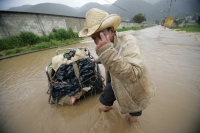 Habitantes de la colonial ciudad de San Cristóbal de las Casas sufren inundaciones en varios barrios durante las lluvias de este fin de semana. Autoridades de Protección Civil dan a conocer que más de 30o familias se encuentran afectadas en San Cristóbal 