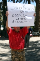 Lunes 31 de enero. Indígenas Tsotsiles evangélicos de la comunidad los Llanos se manifiestan en la presidencia de San Cristóbal de las Casas para exigir que también se aplique la ley a los tradicionalistas de esta comunidad y la entrega de apoyos para los
