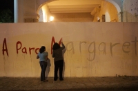 Domingo 22 de marzo del 2015. San Cristóbal de las Casas. Cada noche la barda del edificio municipal coleto recuerda que no se puede borrar la memoria.