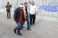 Sábado 20 de octubre del 2012. San Cristóbal de las Casas, Chiapas. Elementos de las corporaciones policiacas intentaron desalojar el predio Ellar en las afueras de esta ciudad. El saldo fue de varios policías lastimados y la burla de los indígenas tsotsi