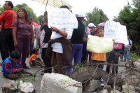 Sábado 8 de septiembre del 2012. San cristóbal de las Casas, Chiapas. El derrame de quimicos en la zona norte de la ciudad ha provocado la movilización de los vecinos de las colonias Lagos de María, San Juan de los Lagos y Maestros de México para exigir a