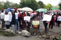 Sábado 8 de septiembre del 2012. San cristóbal de las Casas, Chiapas. El derrame de quimicos en la zona norte de la ciudad ha provocado la movilización de los vecinos de las colonias Lagos de María, San Juan de los Lagos y Maestros de México para exigir a