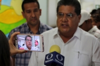 Lunes 20 de febrero del 2017. Tuxtla Gutiérrez. Representantes de la región educativa a la que pertenece El Bosque se reúnen con autoridades de la Secretaria de Educación en busca de restablecer el diálogo en el plantel de la comunidad Los Platanos.