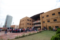 Lunes 4 de noviembre del 2013. Tuxtla Gutiérrez. Aspectos del edificio de la Sección 40 y de la conferencia de prensa los voceros de los diferentes grupos participantes del movimiento magisterial.