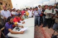 Lunes 4 de noviembre del 2013. Tuxtla Gutiérrez. Aspectos del edificio de la Sección 40 y de la conferencia de prensa los voceros de los diferentes grupos participantes del movimiento magisterial.