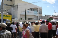 Martes 22  de febrero. Militantes de Antorcha Campesina se manifiestan este medio día en las instalaciones de la SEDESOL para exigir que sean liberados los recursos para viviendas de colonias populares.