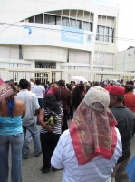 Miércoles 3 de febrero. Militantes de la Organización Antorcha Campesina protestan cerrando la calle de acceso al edificio de la SEDESOL en Tuxtla Gutiérrez para exigir el pago de los recursos de los diferentes programas económicos. Miércoles 3 de febrero. Militantes de la Organización Antorcha Campesina protestan cerrando la calle de acceso al edificio de la SEDESOL en Tuxtla Gutiérrez para exigir el pago de los recursos de los diferentes programas económicos.