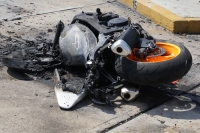 Sábado 7 de mayo del 2016. Tuxtla Gutiérrez. Personal de la PJG-Chiapas investigan los hechos vandálicos en los edificios de la SEF de este medio día donde Estudiantes normalistas irrumpieran con bombas y petardos.