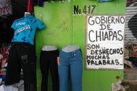 Lunes 2 de abril del 2012. Comerciantes protestan en la Segunda Oriente. Lunes 2 de abril del 2012. Comerciantes protestan en la Segunda Oriente.