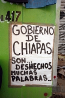 Lunes 2 de abril del 2012. Comerciantes protestan en la Segunda Oriente.