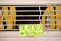 Lunes 2 de abril del 2012. Comerciantes protestan en la Segunda Oriente.