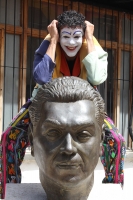 Viernes 12 de octubre del 2012. San Cristóbal de las Casas, Chiapas. Artistas de San Cristóbal de las Casas se preparan para participar en el Festival Cervantino Coleto que se realizara este mes.
